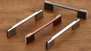 Cabinet handle